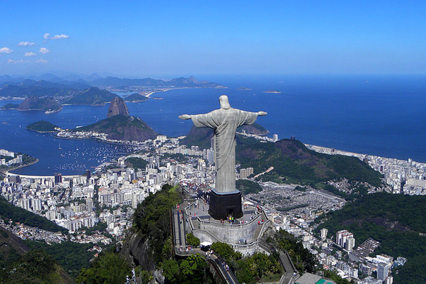 Rio: Maracanã Stadium & Christ the Redeemer by Rack Railway