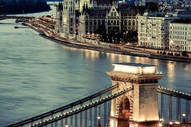 Budapest: Half-Day Highlights Small Group Private Tour