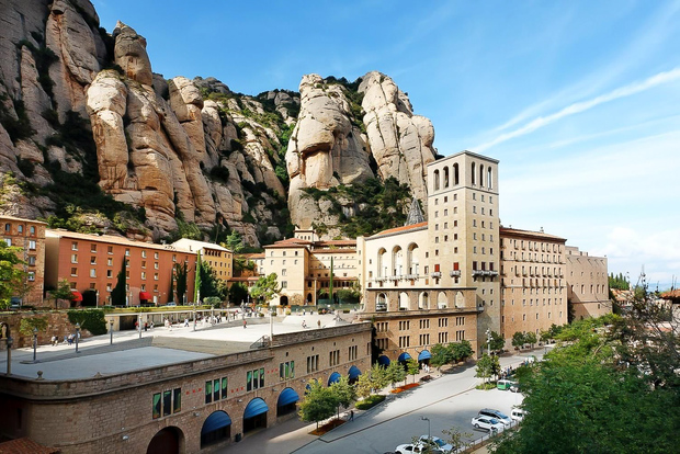 Montserrat: Private 5-Hour Tour from Barcelona