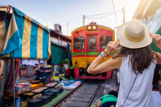 Tour privato: Mercato galleggiante di Damnoen Saduak e Maeklong, Bangkok