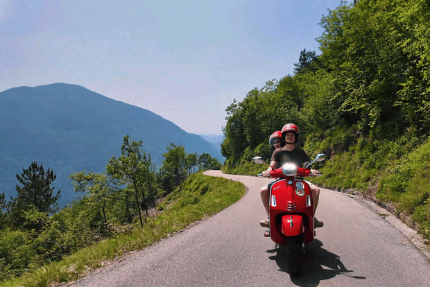 Moniga del Garda: tour en Vespa por la montaña