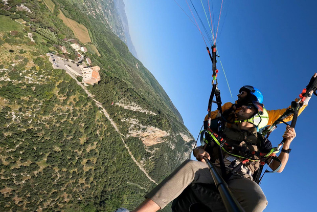Cilento: Tandem Paragliding Flight over Capaccio Paestum