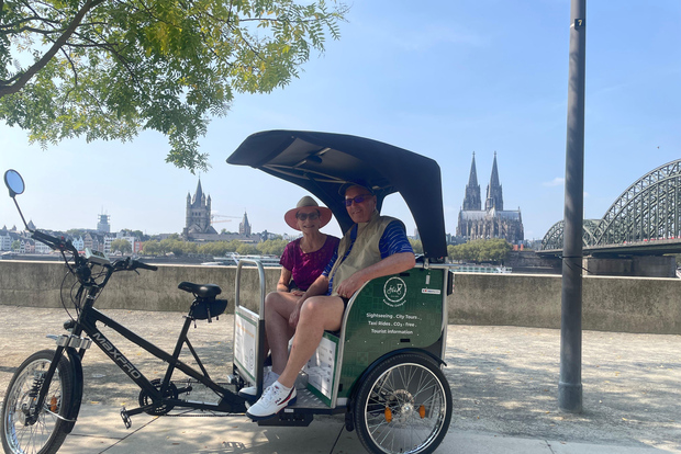 Cologne: Private Rickshaw Tour