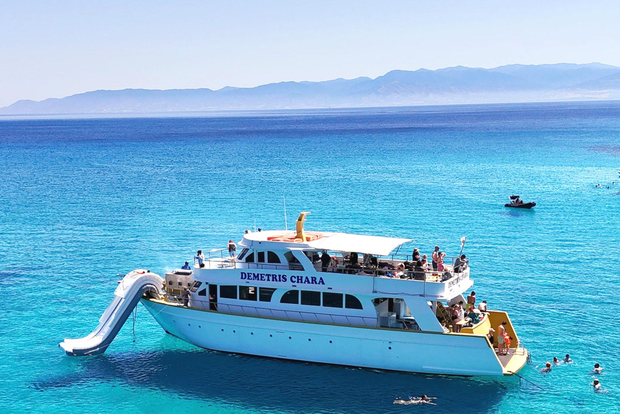 Latsi: Excursiones en barco por la Laguna Azul con barbacoa tradicional
