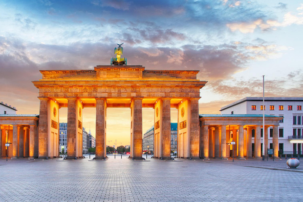 Berlin: Walking Tour of the Top 10 Sightseeing Attractions