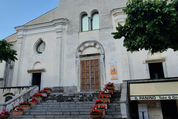 拉韦洛：导游步行游览