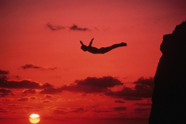 Die Sunset High Cliff Divers Ausstellung mit verschiedenen Optionen,