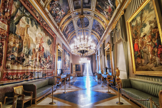 Один день в качестве короля Неаполя!