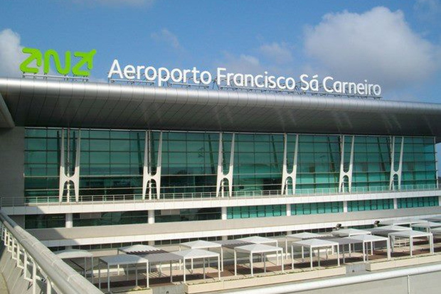 Porto: Trasferimento privato tra Porto e Lisbona