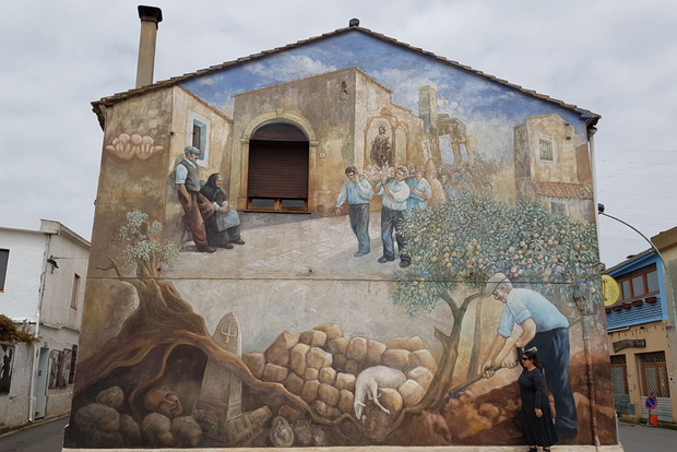 Excursión a los Murales de San Sperate - Visita un pueblo típico de Cerdeña