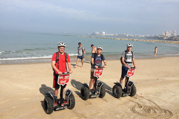 Tour privato di 1 ora della spiaggia di Cadice con "Segwayx2" esclusivo per coppie