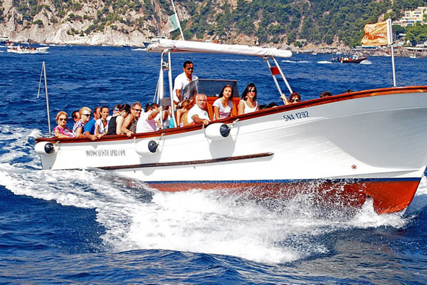 Capri: Island Boat Tour with Blue Grotto Stop