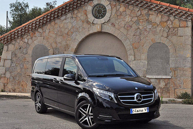 Parc Astérix: Privater Transfer vom/zum Flughafen CDG