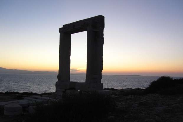 Tour a piedi del castello di Naxos e tramonto alla Portara