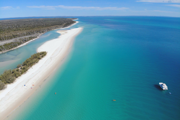 From Hervey Bay: Fraser Island Beach and Aussie BBQ Cruise