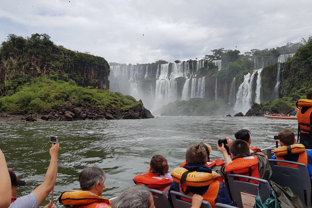 Från Foz do Iguaçu: Iguazú Falls båtresa Argentina