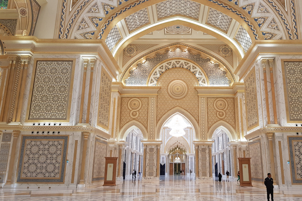 Da Dubai: Tour di un giorno di Abu Dhabi con Qasr al Watan