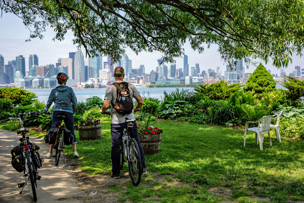 Toronto Waterfront and Islands Guided Bicycle Tour