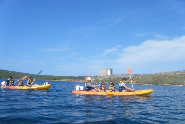 Minorca: Escursione di mezza giornata in kayak a Fornells