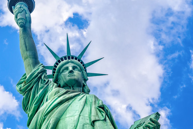 New York: tour guidato della Statua della Libertà e di Ellis Island con traghetto