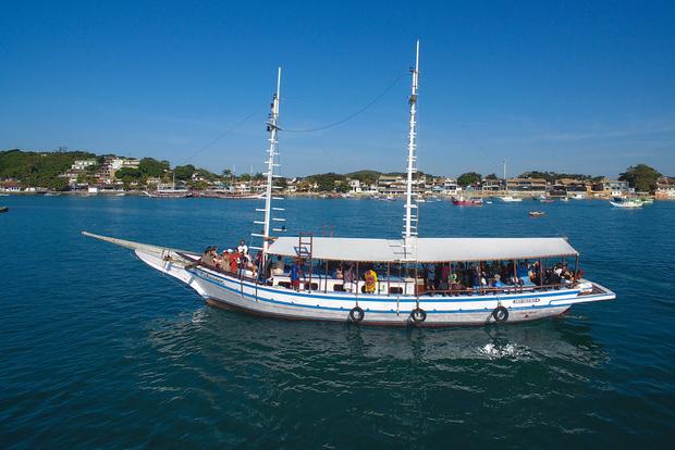 Búzios: Excursão de 1 Dia por Terra e Mar c/ Almoço