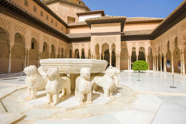 Tour privato di un giorno intero dell'Alhambra e dell'Albaicín da Siviglia
