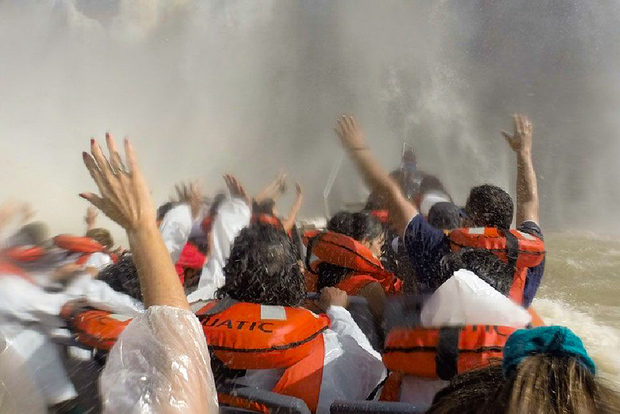 Iguazu Falls: Gran Aventura Boat and Argentinian Falls Tour