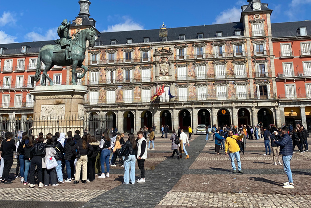 Madrid: take a stroll through the Barrio de los Austrias, with an optional visit to the Prado Museum