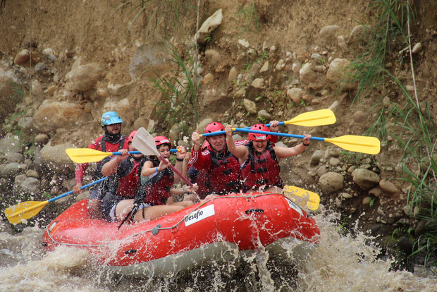 San Jose Rafting Klass 2-3 med anslutning till La Fortuna