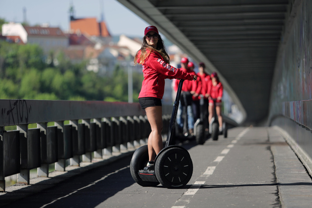 Bratislava: Tour in Segway sul lungofiume, al castello o in tutta la città