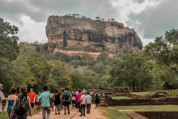 Da Dambulla: tour della roccia di Sigiriya, del villaggio e di Minneriya
