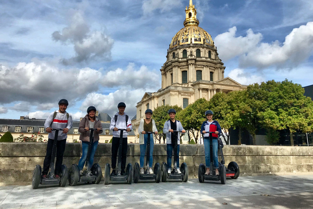 Paris: Segway city highlights group tour