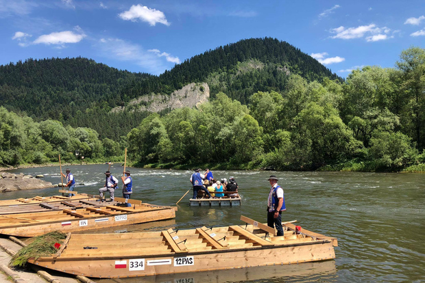 From Kraków: Dunajec River Rafting with Hotel Pickup