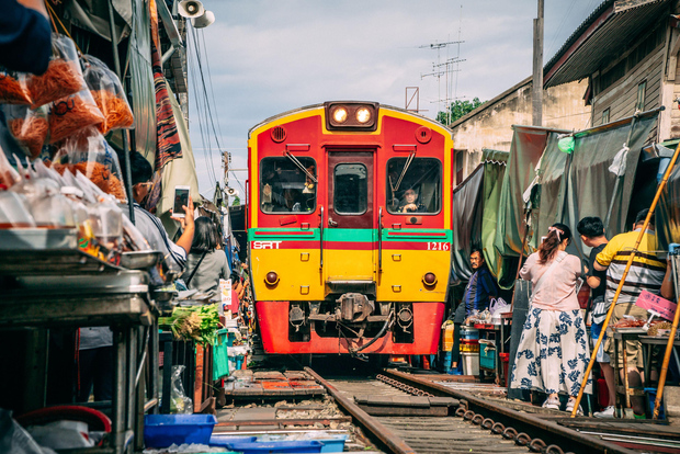 BKK: Ayutthaya, ferrovia di Maeklong, mercato galleggiante di Damnoen Saduak