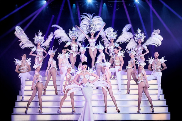 Parigi: cenone di Capodanno e spettacolo di cabaret