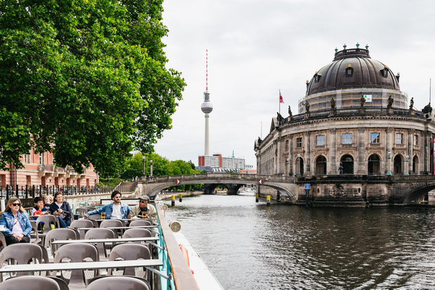 Berlin : Croisière touristique d'une heure dans la ville