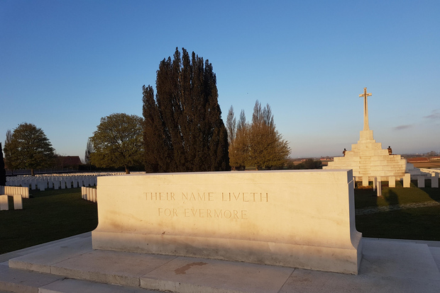 Da Bruges: Tour in minibus dei campi di Fiandra della Grande Guerra con pranzo