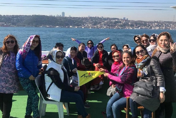 Istanbul: tour in barca sul Bosforo e sul Corno d'Oro con guida