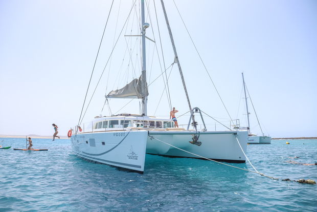 Fuerteventura: catamaran de luxe privé vers l'île de Lobo