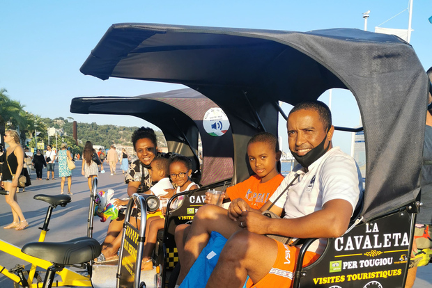 尼斯：电动人力车城市之旅（含当地导游）