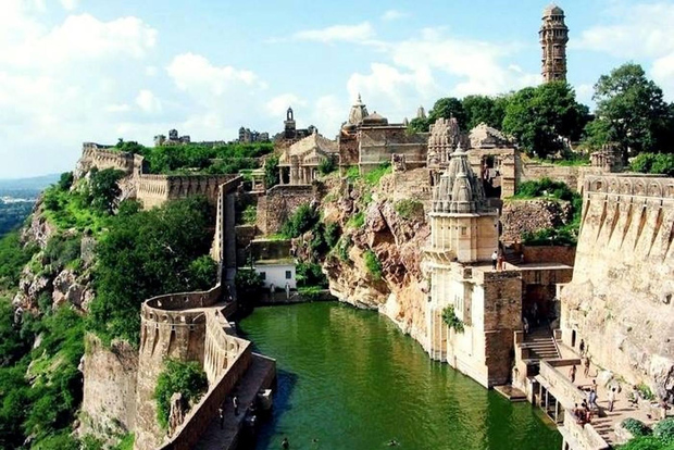 Desde Udaipur: excursión privada de un día al fuerte de Chittorgarh