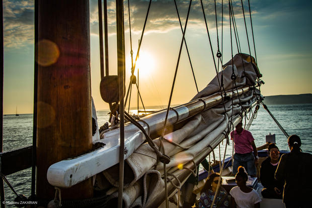Marsiglia: tramonto in barca a vela, buffet e vino