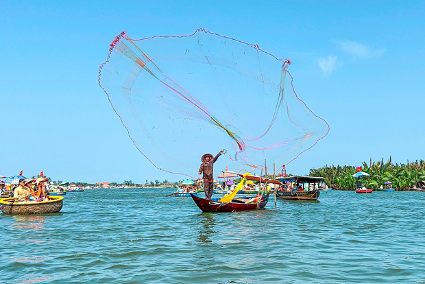 Hoi An: Cam Thanh Basket Boat Ride