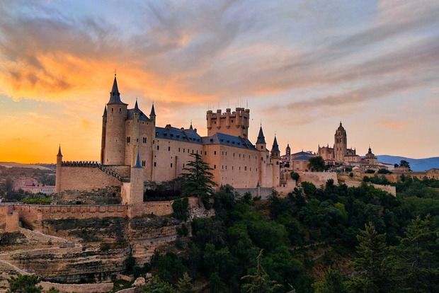 Da Madrid: tour privato di Avila, Segovia e Toledo