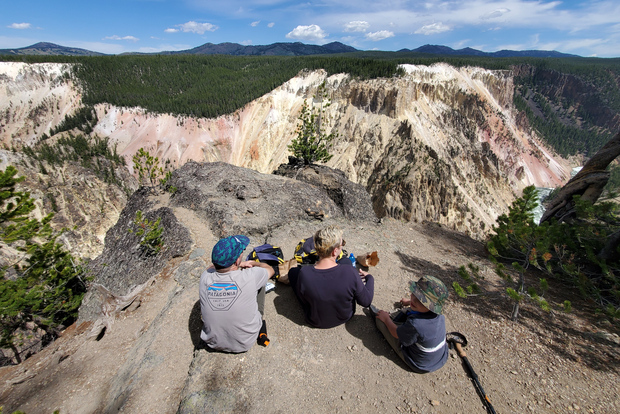 Гранд-Каньон Йеллоустона: пеший поход с обедом