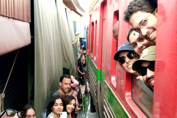 从曼谷出发：水上市场和铁路市场之旅及椰子农场