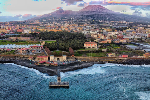 Desde Sorrento: excursión a Pompeya y al monte Vesubio con almuerzo incluido.