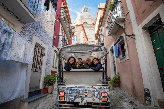 Lisboa: Tour privado de medio día en Tuk-Tuk con guía