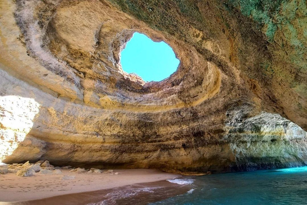 Portimão: Privat båttur till Benagils grottor