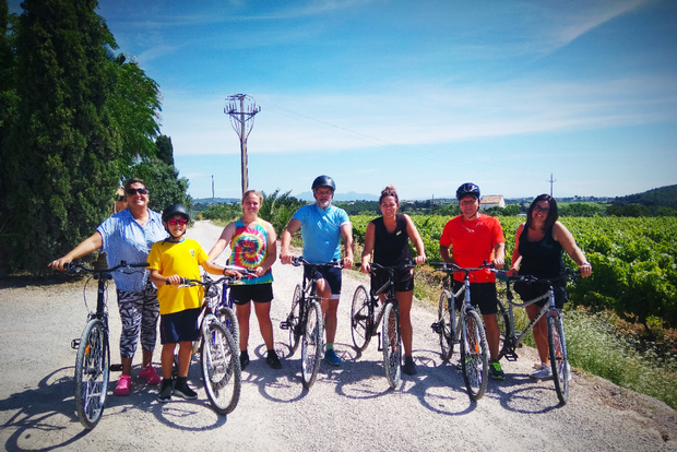 Ab Sitges: Radtour mit Weingutbesuch und Verkostung